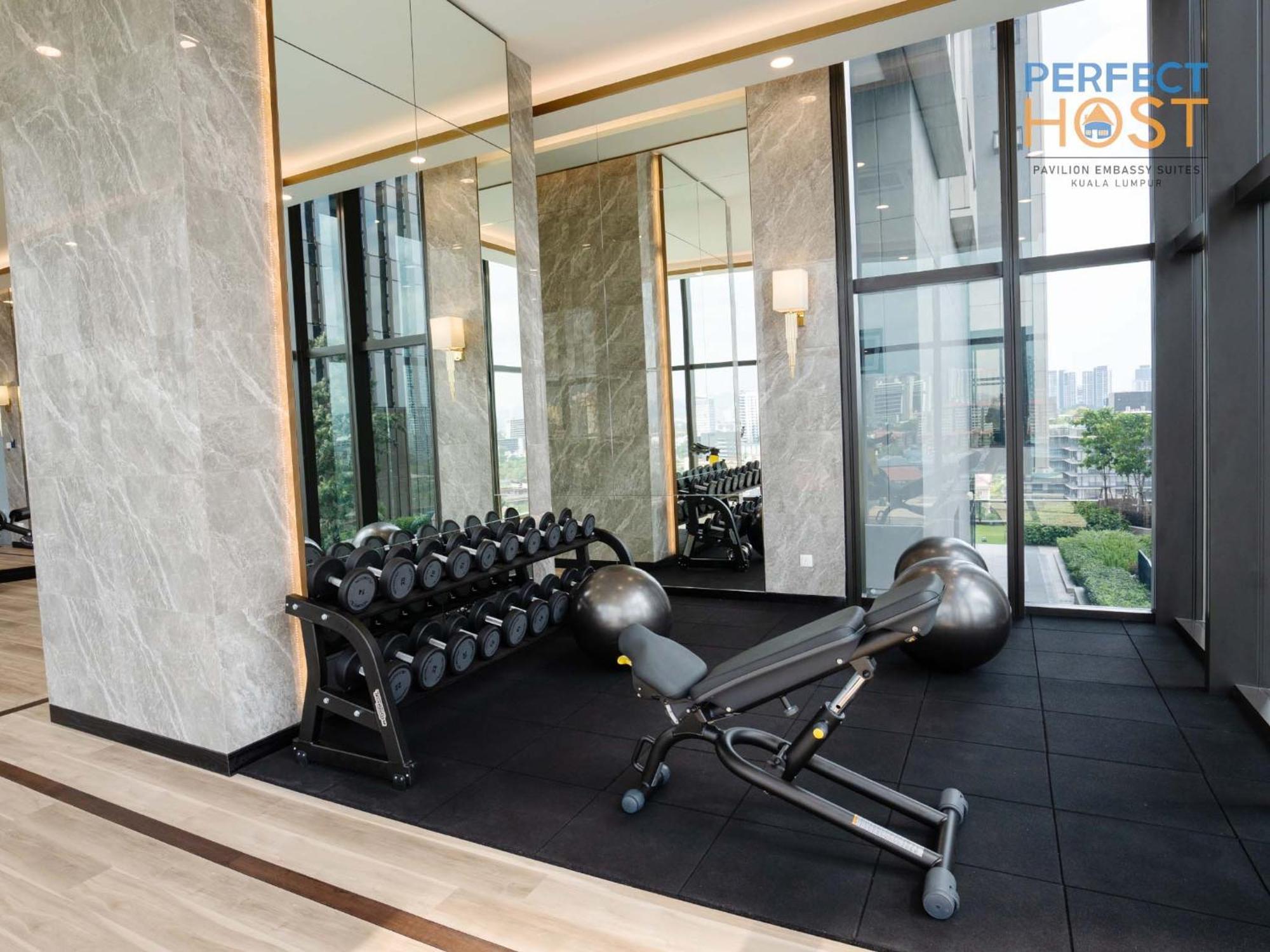 Pavilion Embassy Suites Kl By Perfect Host Kuala Lumpur Exterior foto